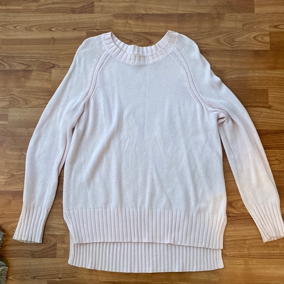 Pink sweater - Picture 1 of 2